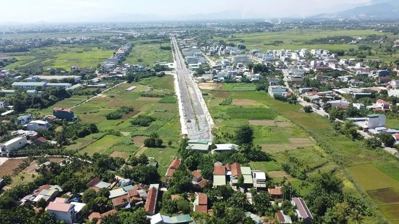 Dự án Đường nối từ cầu Thạch Bích đến Tịnh Phong có tổng vốn đầu tư gần 700 tỷ đồng. 