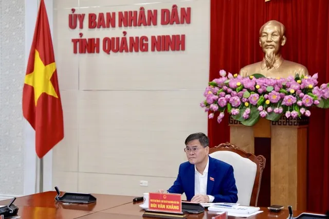 Ông Bùi Văn Khắng, Chủ tịch UBND tỉnh Quảng Ninh chủ trì cuộc họp. Ảnh: Đỗ Phương