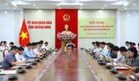 Ông Bùi Văn Khắng, Chủ tịch UBND tỉnh Quảng Ninh chủ trì hội nghị Sơ kết 1 năm thực hiện sắp xếp đơn vị hành chính các cấp và hoạt động của chính quyền địa phương 2 cấp. Ảnh: QMG