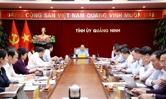 Ông Quản Minh Cường, Bí thư Tỉnh ủy Quảng Ninh chủ trì cuộc họp. Ảnh: Thu Chung