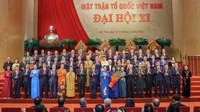70 vị tham gia Đoàn Chủ tịch Uỷ ban Trung ương Mặt trận Tổ quốc Việt Nam khóa XI ra mắt Đại hội. Ảnh: Quang Vinh.