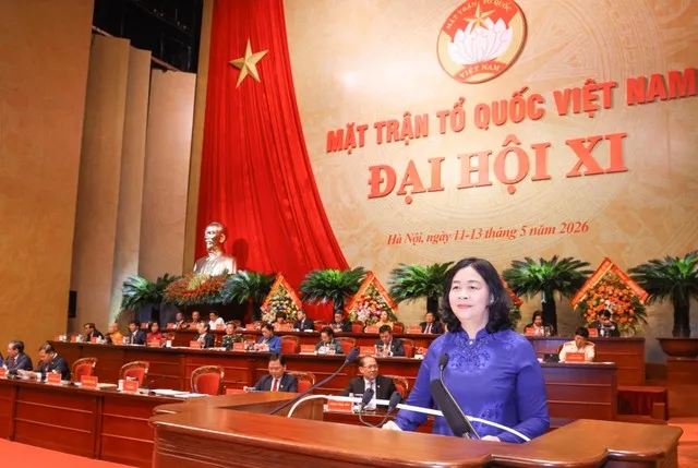 Bà Bùi Thị Minh Hoài, Ủy viên Bộ Chính trị, Bí thư Trung ương Đảng, Bí thư Đảng ủy Mặt trận Tổ quốc, các đoàn thể Trung ương, Chủ tịch Ủy ban Trung ương Mặt trận Tổ quốc Việt Nam khóa XI phát biểu nhận nhiệm vụ. Ảnh: Quang Vinh.