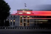 Rủi to từ chính sách của Fed làm lu mờ đi lo ngại từ căng thẳng của Nga-Ukraine đối với thị trường chứng khoán