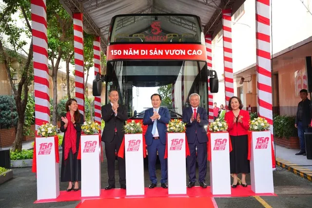 Lễ khởi động “Hành Trình Di Sản” trong khuôn khổ chiến dịch, tượng trưng cho sự kết nối và sẻ chia, được tổ chức với mục tiêu lan tỏa câu chuyện 150 năm di sản của SABECO đến gần hơn với người dân địa phương.