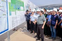 Thủ tướng đánh giá dự án đang thay đổi theo từng ngày, từng tuần, từng tháng - Ảnh: VGP.