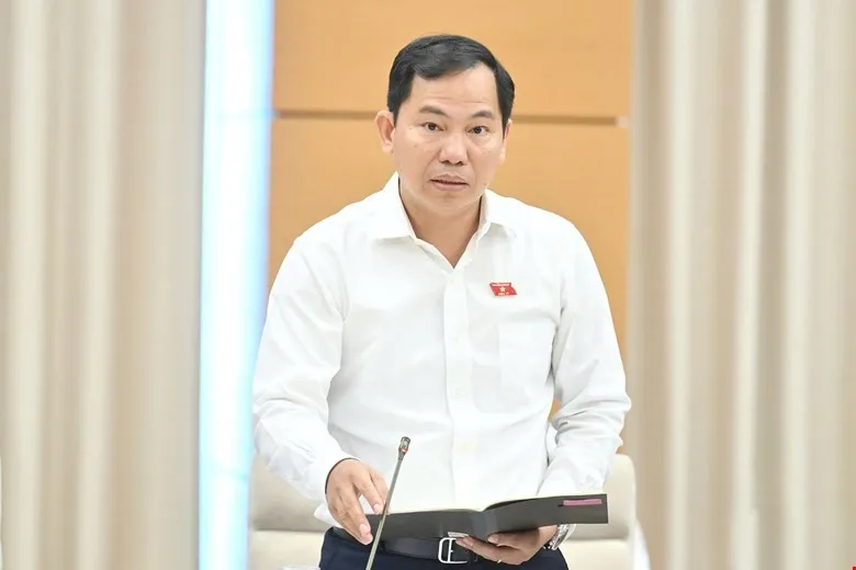 Tổng thư ký Quốc hội, Chủ nhiệm văn phòng Quốc hội, Chánh văn phòng Hội đồng bầu cử quốc gia Lê Quang Mạnh. 
