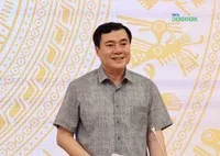 Thứ trưởng Bộ Công Thương Nguyễn Sinh Nhật Tân trả lời tại họp báo Chính phủ chiều 8/11