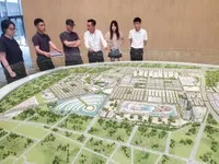 Người làm môi giới chính là “cầu nối” giữa chủ đầu tư, sản phẩm bất động sản và người tiêu dùng. Ảnh: Dũng Minh.
