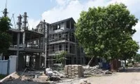 Giá nhà tăng cao đến từ chi phí đầu vào lớn, đặc biệt là tiền đất. Ảnh: Dũng Minh.