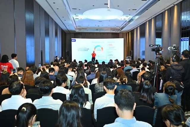 Hội trường đông đúc nhà đầu tư và cổ đông quan tâm tại sự kiện roadshow MCH