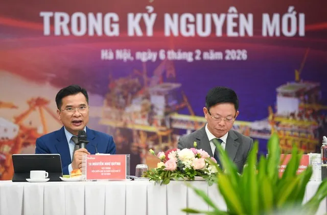 Tổng Biên tập Báo Tiền Phong Phùng Công Sưởng và TS. Nguyễn Như Quỳnh, Viện trưởng Viện Chiến lược và Chính sách kinh tế, Bộ Tài chính điều phối Toạ đàm