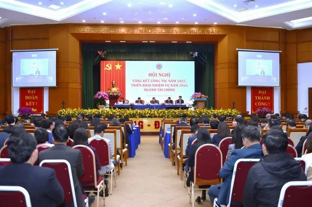 Ông Hồ Kỳ Minh - Phó Chủ tịch Thường trực UBND TP. Đà Nẵng phát biểu tại Hội nghị tổng kết công tác năm 2025, triển khai nhiệm vụ năm 2026 của ngành Tài chính ở điểm cầu Đà Nẵng.