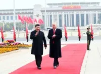 Chủ tịch Trung Quốc Tập Cận Bình (trái) trong lễ đón chính thức Tổng thống Mỹ Donald Trump tới thăm Bắc Kinh ngày 9/11/2017. Ảnh: THX/TTXVN
