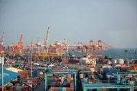 Cảng hàng hóa Busan, Hàn Quốc. Ảnh: THX/TTXVN