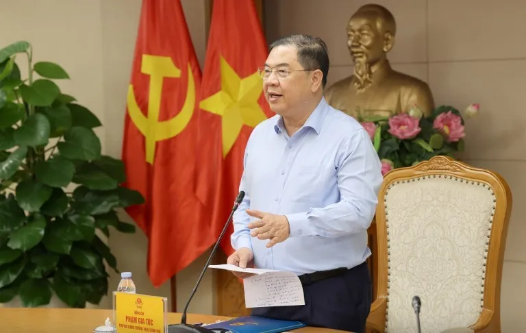 Phó Thủ tướng Thường trực Chính phủ Phạm Gia Túc làm việc với Bộ Xây dựng, một số bộ, ngành, TP. Hà Nội, TPHCM về tình hình triển khai các dự án đường sắt - Ảnh: VGP.