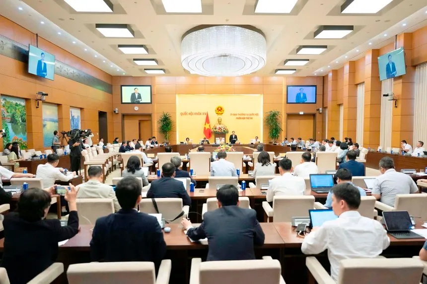 Ủy ban Thường vụ Quốc hội cho ý kiến Dự án Luật Thủ đô (sửa đổi) (Ảnh: P.V)