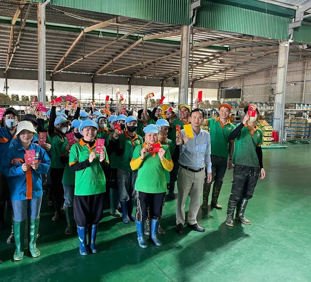 Ban lãnh đạo KD Green Farm trực tiếp thăm hỏi, động viên cán bộ, công nhân viên tại các nông trường và nhà xưởng.