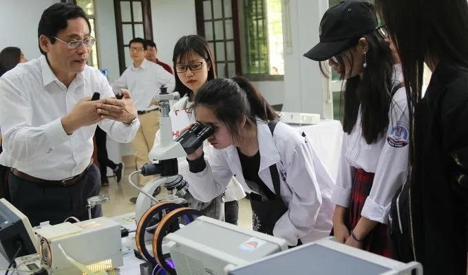 Trong năm 2025, ngành giáo dục và đào tạo có tốc độ tăng trưởng doanh nghiệp thành lập mới mạnh nhất 