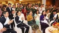 Tham dự buổi lễ có các đồng chí: Lê Hoài Trung, Ủy viên Bộ Chính trị, Bộ trưởng Ngoại giao; Đoàn Minh Huấn, Ủy viên Bộ Chính trị, Giám đốc Học viện Chính trị Quốc gia Hồ Chí Minh; Võ Thị Ánh Xuân, Bí thư Trung ương Đảng, Phó Chủ tịch nước, cùng một số đồng chí Ủy viên Trung ương Đảng, đại diện lãnh đạo các ban, bộ, ngành Trung ương và địa phương.