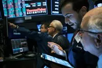 Thêm một lần ông Trump và Fed thúc đẩy tâm lý giới đầu tư