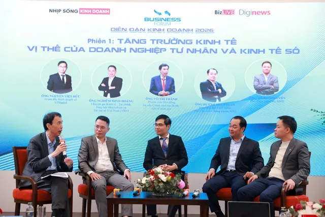 Các chuyên gia chia sẻ tại Diễn đàn Kinh doanh 2026 với chủ đề "Không gian tăng trưởng mới: Cơ hội và chiến lược".