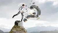 Thị trường tài chính 24h: Giá vàng đảo chiều tăng, Bitcoin lao dốc