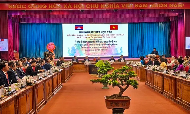 Quang cảnh Hội nghị ký kết hợp tác giữa tỉnh Gia Lai và 3 tỉnh Đông Bắc Campuchia.