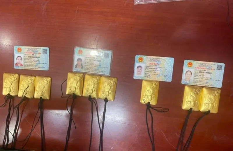 Vàng tang vật trong vụ vi phạm do lực lượng chức năng ở Lào Cai (Hải quan, Bộ đội Biên phòng, Công an) bắt giữ ngày 4/9/2025.