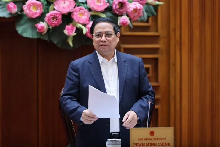 Thủ tướng Phạm Minh Chính chủ trì cuộc họp của Thường trực Chính phủ về nguồn kinh phí hỗ trợ bình ổn giá xăng dầu Ảnh: VGP