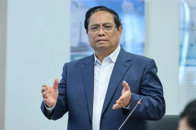 Thủ tướng đề nghị các bên trong liên doanh khẩn trương đa dạng hóa nguồn cung dầu thô đầu vào cho dự án; nhấn mạnh đây là nhiệm vụ vừa cấp bách, vừa là giải pháp lâu dài - Ảnh: VGP/Nhật Bắc