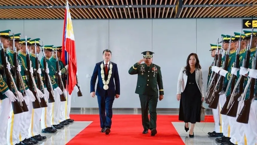 Lễ đón Thủ tướng Lê Minh Hưng tới Philippines tham dự Hội nghị Cấp cao ASEAN 48 - Ảnh: VGP/Nhật Bắc.