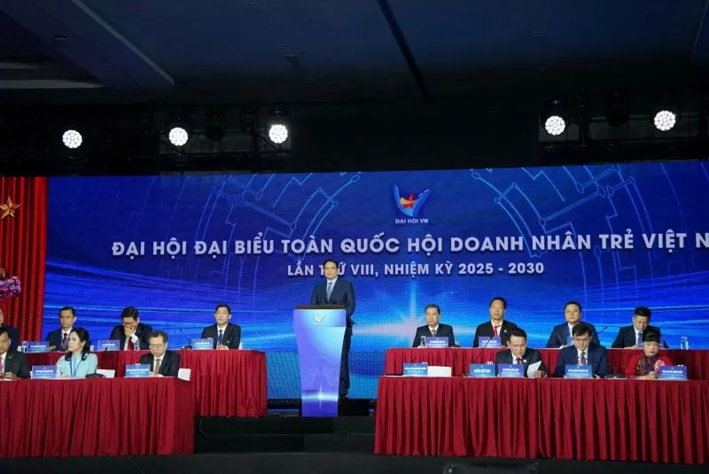 Thủ tướng Chính phủ Phạm Minh Chính phát biểu tại phiên trọng thể Đại hội đại biểu toàn quốc Hội Doanh nhân trẻ Việt Nam lần thứ VIII sáng 27/11/2025