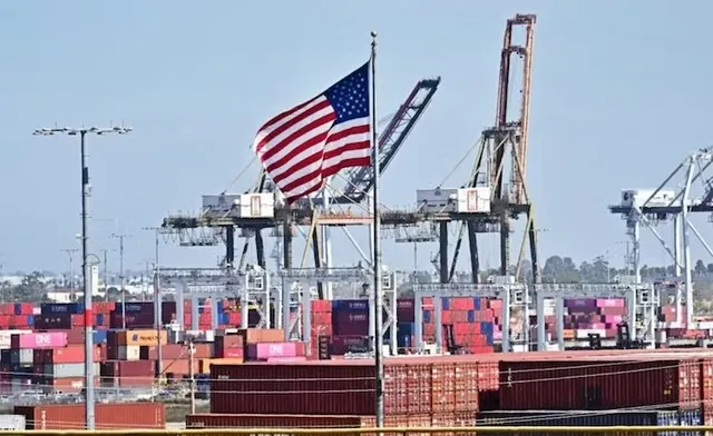 Khi xây dựng kế hoạch thuế quan có đi có lại, chính quyền Tổng thống Trump "đặc biệt quan tâm đến" các đối tác có thặng dư thương mại lớn nhất với Mỹ. Ảnh: AFP