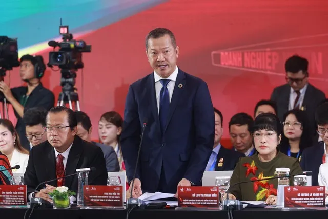 Ông Mai Hữu Tín, Chủ tịch Hội Doanh nhân Trẻ Việt Nam khoá IV, Chủ tịch HĐQT CTCP Đầu tư U&amp;I phát biểu dẫn đề phiên 1 (Ảnh: Chí Cường)