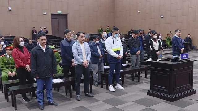 Các bị cáo tại phiên tòa sơ thẩm hồi tháng 12/2024.