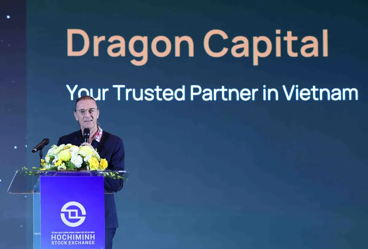 Ông Dominic Scriven, OBE, Chủ tịch Công ty Quản lý Quỹ Dragon Capital Việt Nam có bài trình bày về triển vọng kinh tế 2026 “Economic Outlook 2026”.