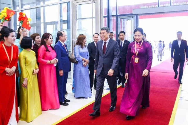 Thủ tướng Chính phủ Lê Minh Hưng tới dự Đại hội.