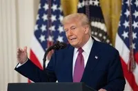 Tổng thống Trump tiếp tục nới lỏng thuế đối với các nhà sản xuất ô tô Mỹ