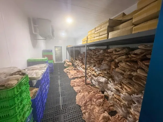 Kho hàng chứa số lượng lớn thực phẩm bị công an phát hiện Kho hàng chứa số lượng lớn thực phẩm bị công an phát hiện