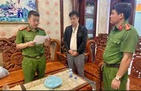 Đối tượng trong đường dây lừa đảo sàn tiền ảo Wedex nghe đọc lệnh bắt