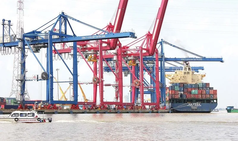 Phí hạ tầng cảng biển tạm thời vẫn áp dụng tại khu vực TP.HCM cũ chưa áp dụng ở Bình Dương (cũ) và Bà Rịa - Vũng Tàu (cũ). Ảnh: Lê Anh