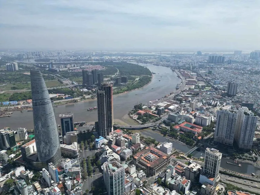 Giai đoạn từ năm 2020 đến giữa năm 2024, hoạt động kinh doanh bất động sản Thành phố có lúc tăng trưởng âm hơn 15%. Sang năm 2025, tăng trưởng hoạt động kinh doanh bất động sản của Thành phố đạt 3,06%. Ảnh: Lê Toàn. 