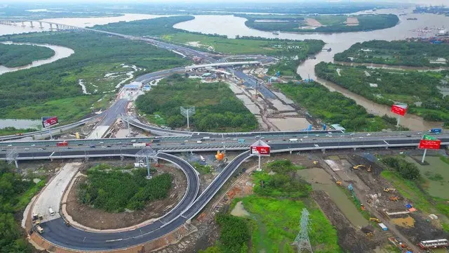 TP.HCM vừa chỉ đạo triển khai nhiều giải pháp để kịp thời giải quyết tình trạng thiếu nguyên liệu phục vụ các dự án đầu tư trọng điểm.
