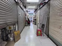 Các sạp hàng chợ An Đông TP.HCM đóng cửa