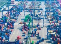 Quang cảnh cảng hàng hóa tại tỉnh Giang Tô, Trung Quốc. Ảnh: THX/TTXVN
