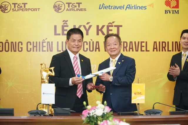 Ông Đỗ Quang Hiển, Chủ tịch Điều hành Tập đoàn T&amp;T Group, trở thành cổ đông chiến lược của Vietravel Airlines là cột mốc quan trọng của T&amp;T Airlines, T&amp;T SuperPort nói riêng và Tập đoàn T&amp;T Group nói chung trong giai đoạn phát triển mới của doanh nghiệp.