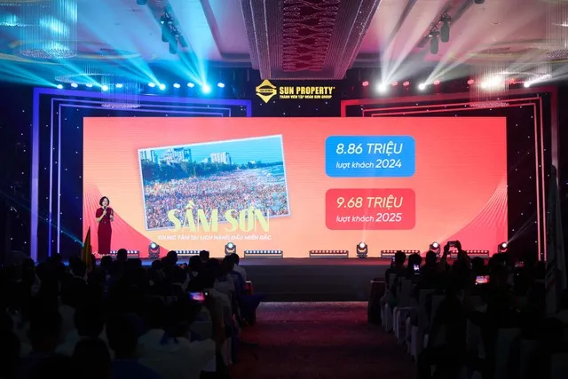 Bà Trịnh Kim Ngần, Giám đốc kinh doanh Sun Property chia sẻ tại sự kiện.
