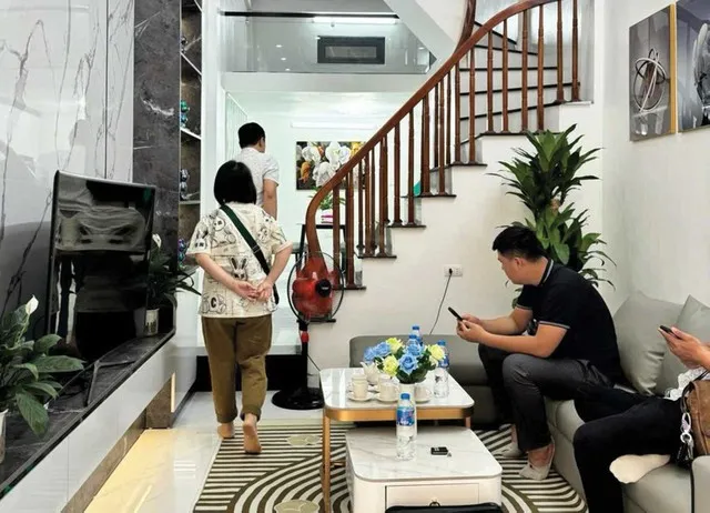 Khi mua nhà cần trực tiếp “mục sở thị”. Ảnh: Dũng Minh. Khi mua nhà cần trực tiếp “mục sở thị”. Ảnh: Dũng Minh.