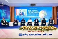Phiên thảo luận tại Toạ đàm "Sức hút của các lớp tài sản". Ảnh: Chí Cường
