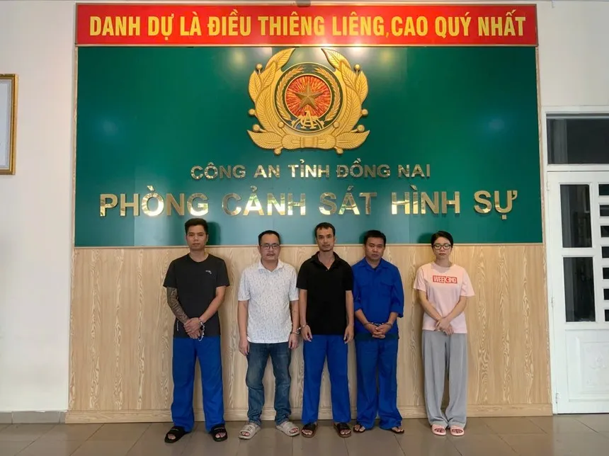 Các đối tượng lừa đảo vừa bị bắt